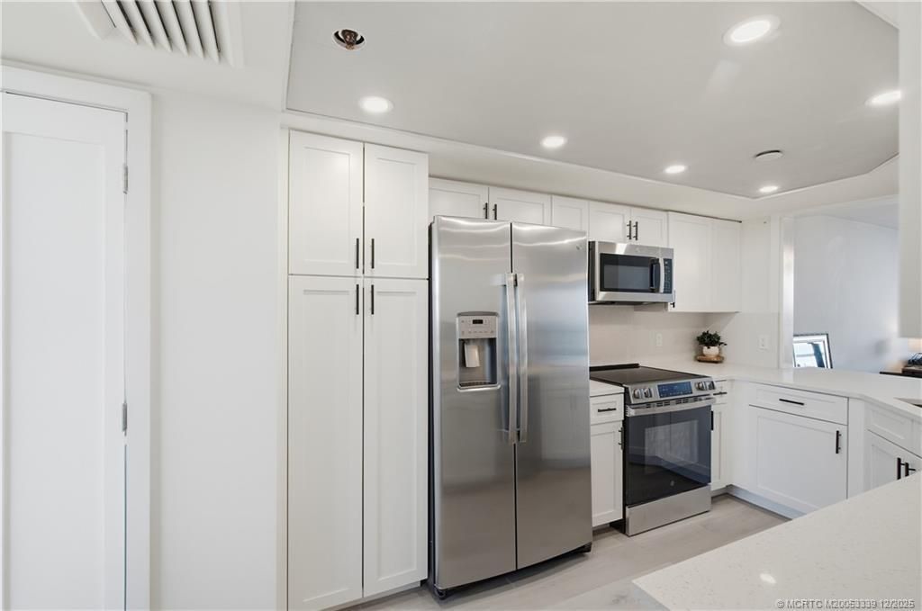 8880 S Ocean Drive, Unit 409, Jensen Beach, FL 34957 Photo