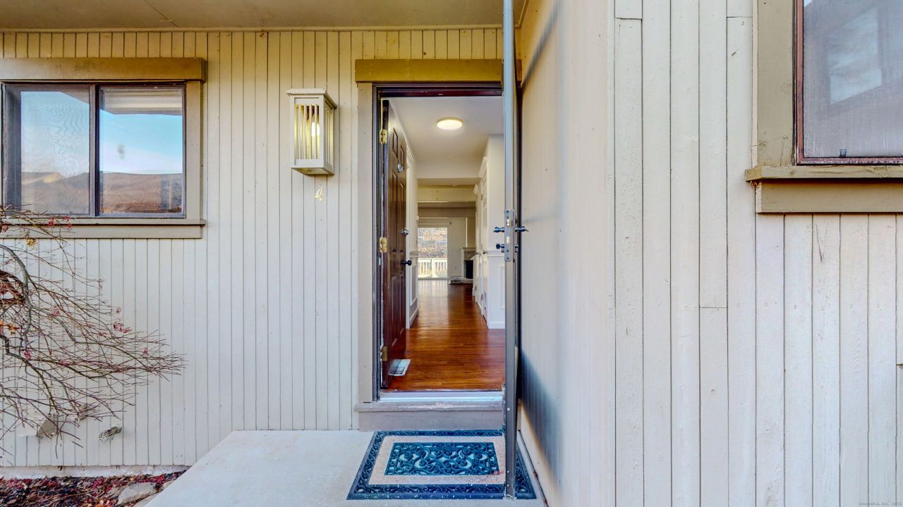 4 Fox, Unit 4, Woodbury, CT 06798 Main Photo