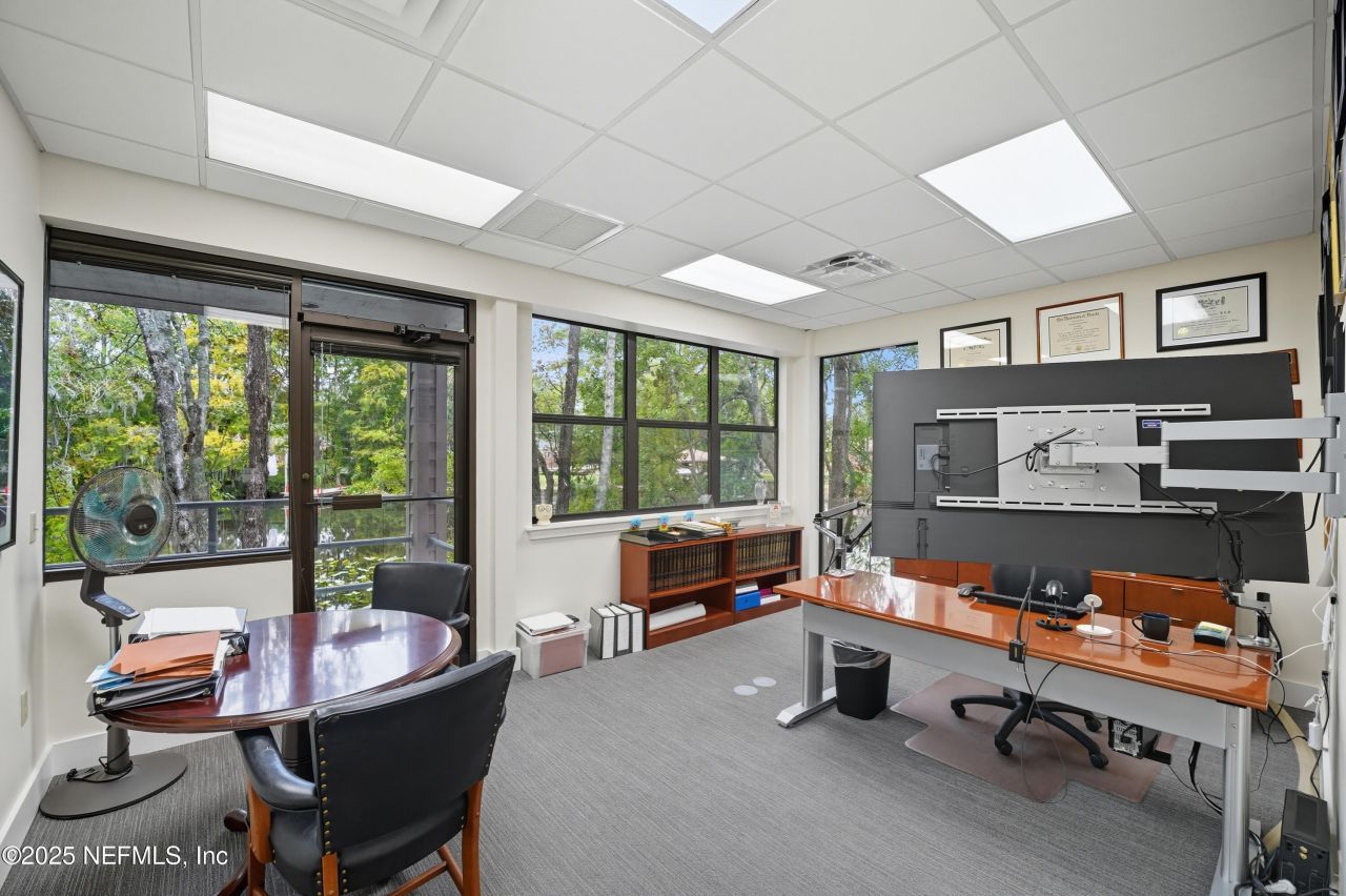 8818 Goodbys Executive Drive, Jacksonville, FL 32217 Photo