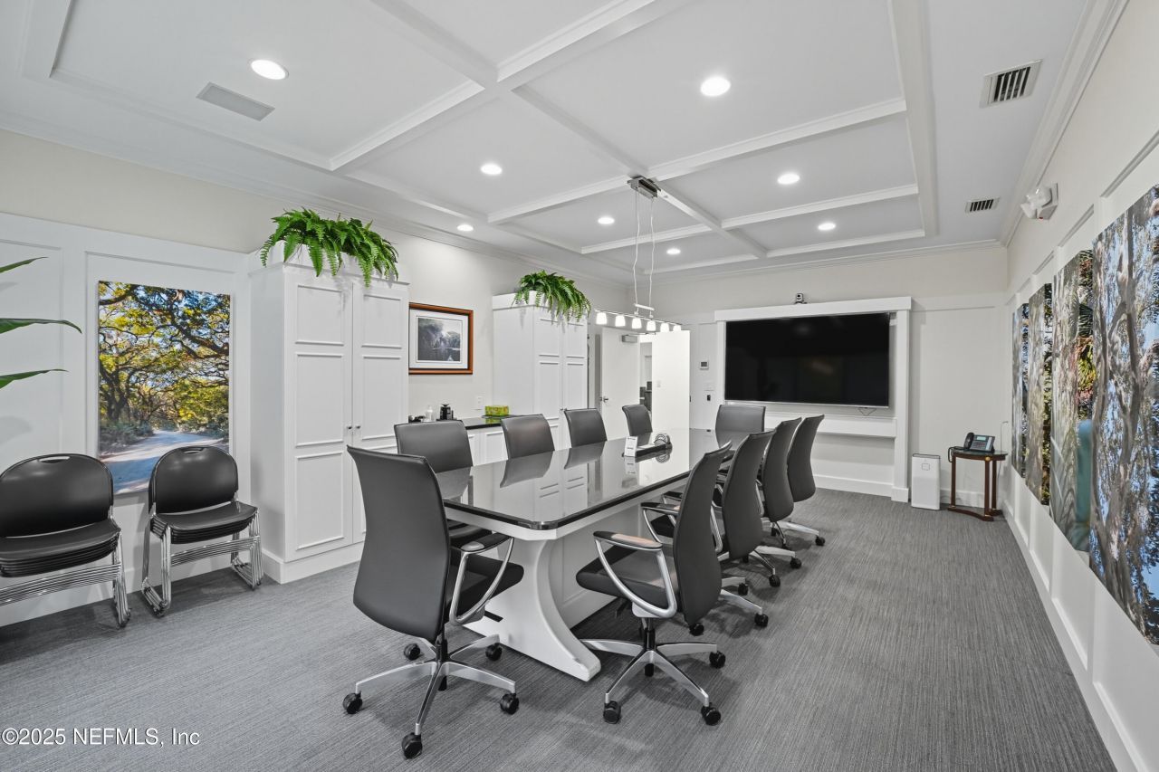 8818 Goodbys Executive Drive, Jacksonville, FL 32217 Photo