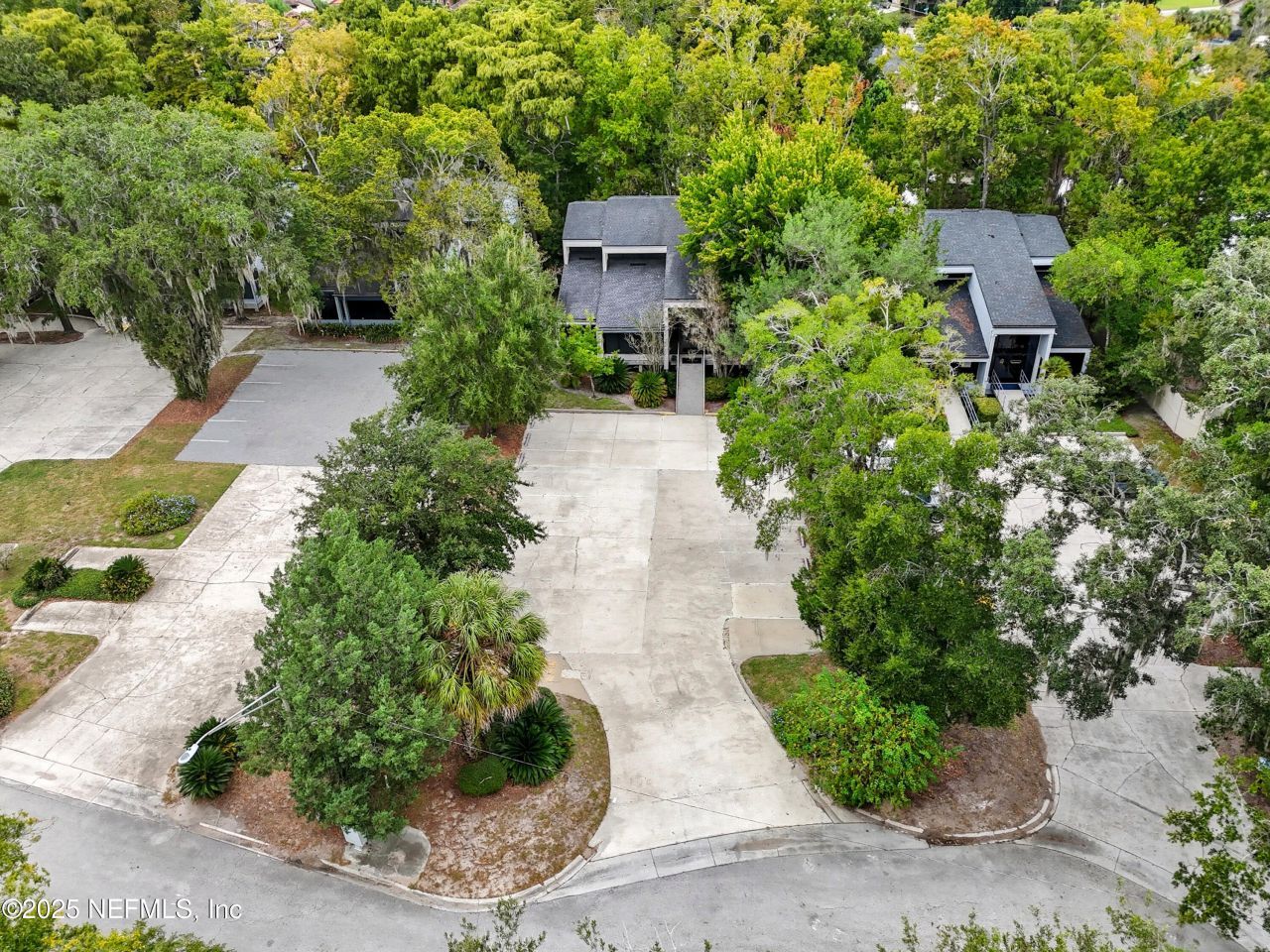 8818 Goodbys Executive Drive, Jacksonville, FL 32217 Photo