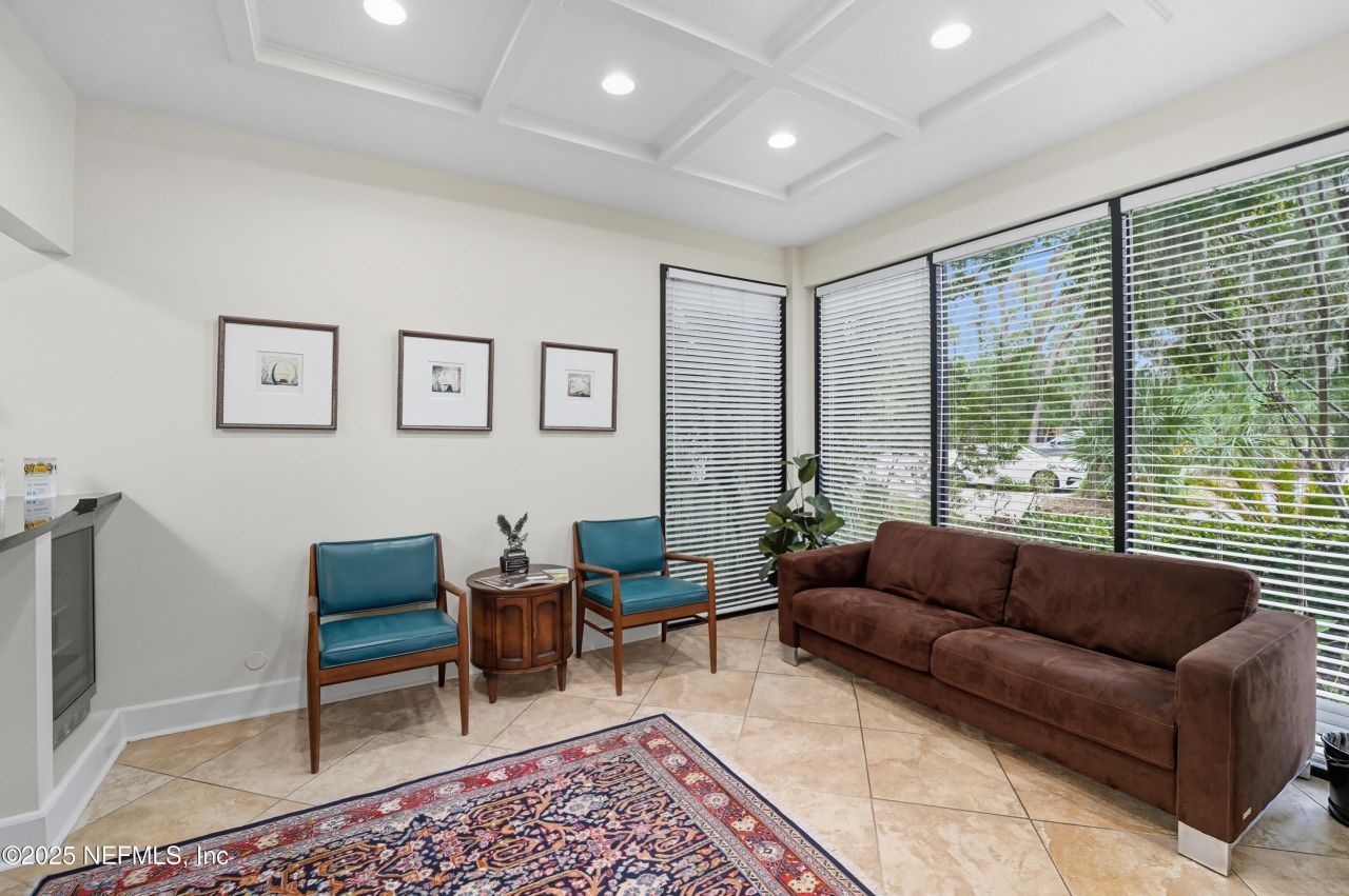 8818 Goodbys Executive Drive, Jacksonville, FL 32217 Photo