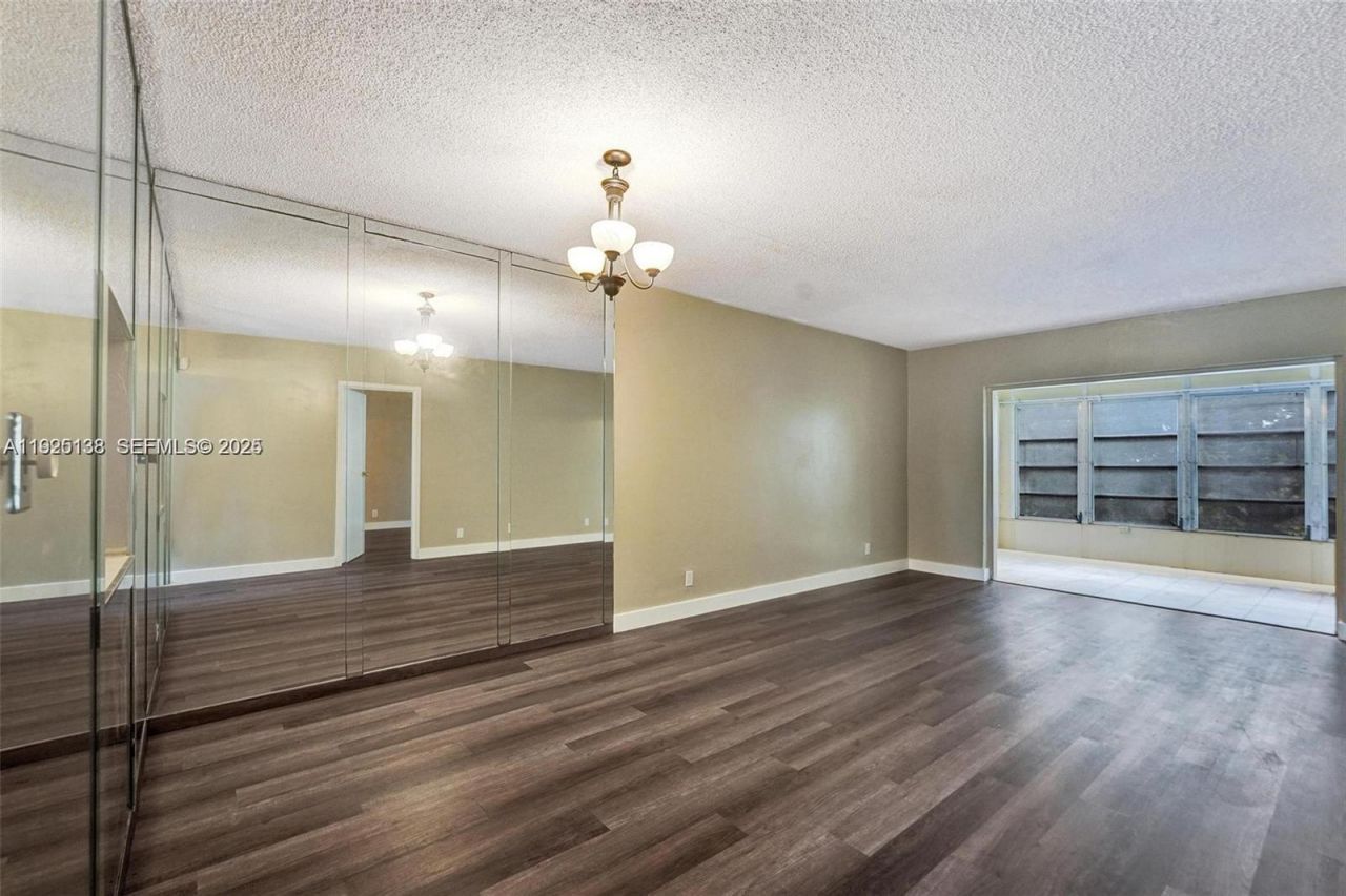 1030 Country Club Dr, Unit 405, Margate, FL 33063 Photo