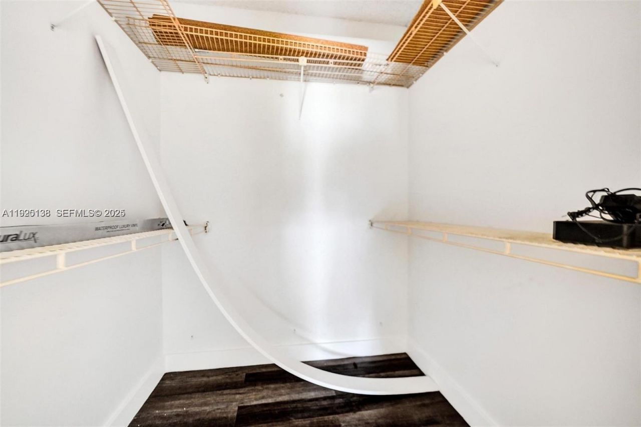 1030 Country Club Dr, Unit 405, Margate, FL 33063 Photo