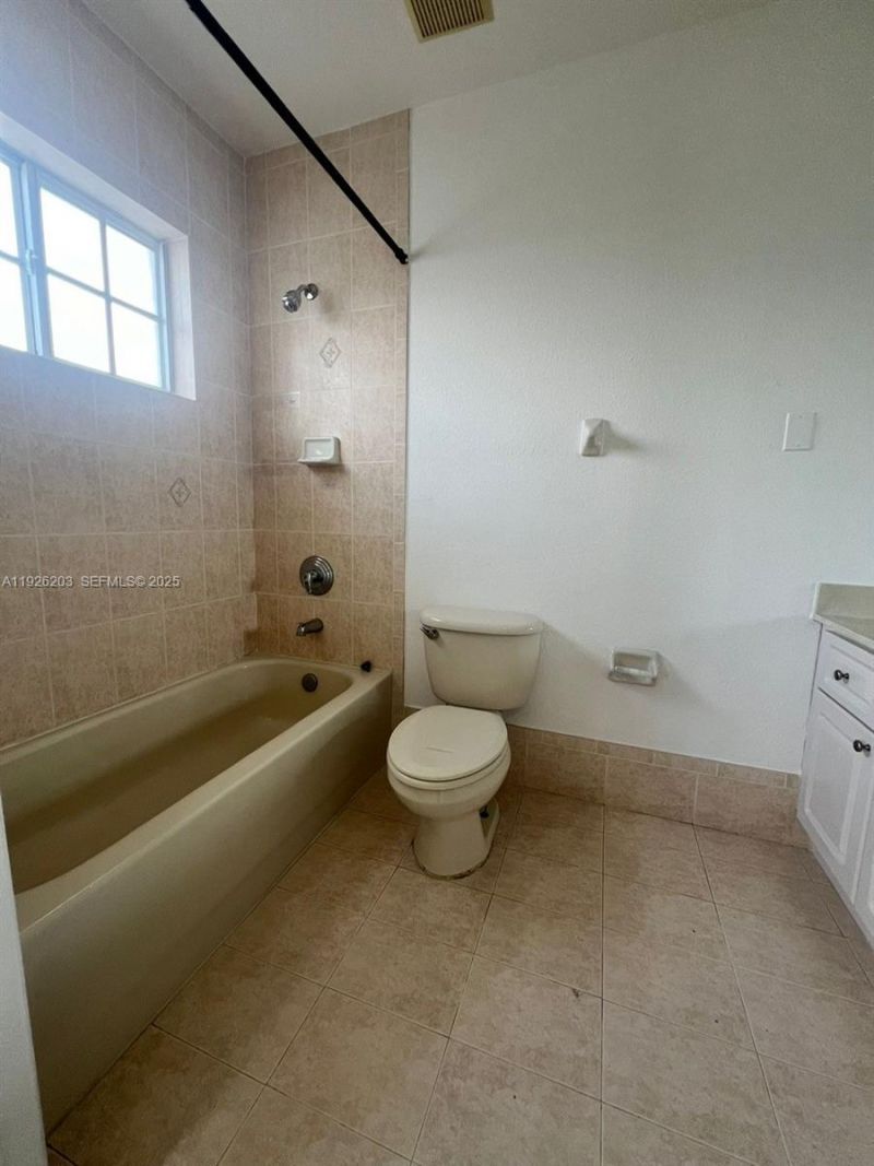 7281 NW 174th Ter, Unit 204, Hialeah, FL 33015 Photo