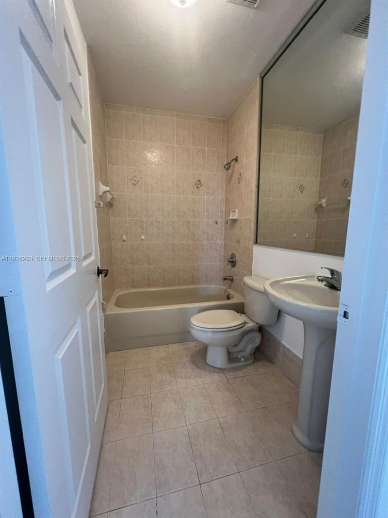 7281 NW 174th Ter, Unit 204, Hialeah, FL 33015 Photo