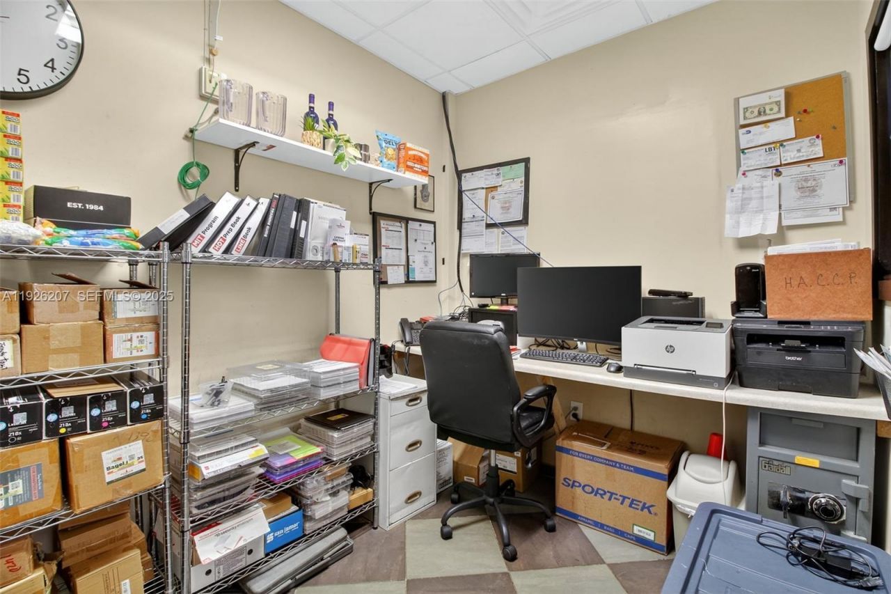 Fully Turnkey Restaurant For Sale In The Heart Of, Pinecrest, FL 33156 Photo