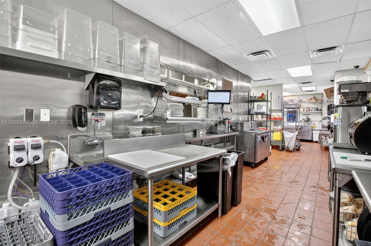 Fully Turnkey Restaurant For Sale In The Heart Of, Pinecrest, FL 33156 Photo