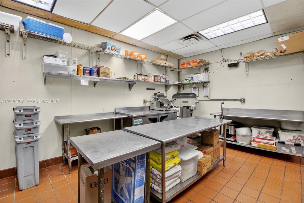 Fully Turnkey Restaurant For Sale In The Heart Of, Pinecrest, FL 33156 Photo