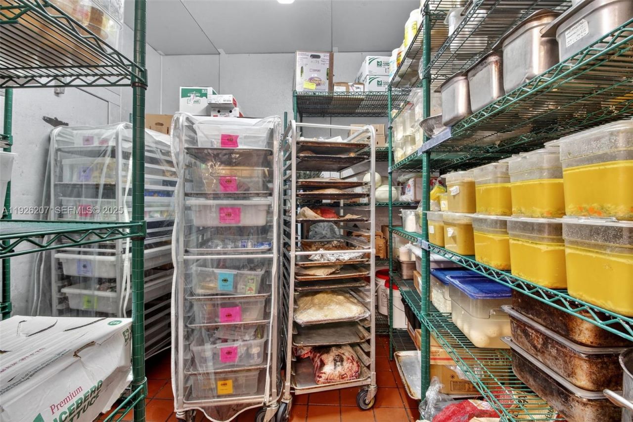 Fully Turnkey Restaurant For Sale In The Heart Of, Pinecrest, FL 33156 Photo