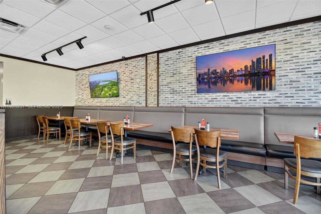 Fully Turnkey Restaurant For Sale In The Heart Of, Pinecrest, FL 33156 Photo