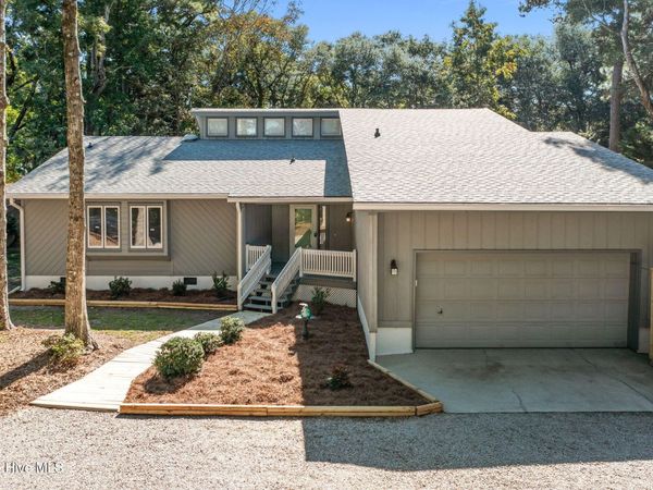 131 Oakleaf Drive, Pine Knoll Shores, NC 28512