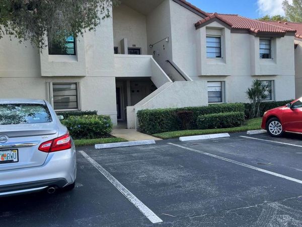 6065 Parkwalk Drive, Boynton Beach, FL 33472