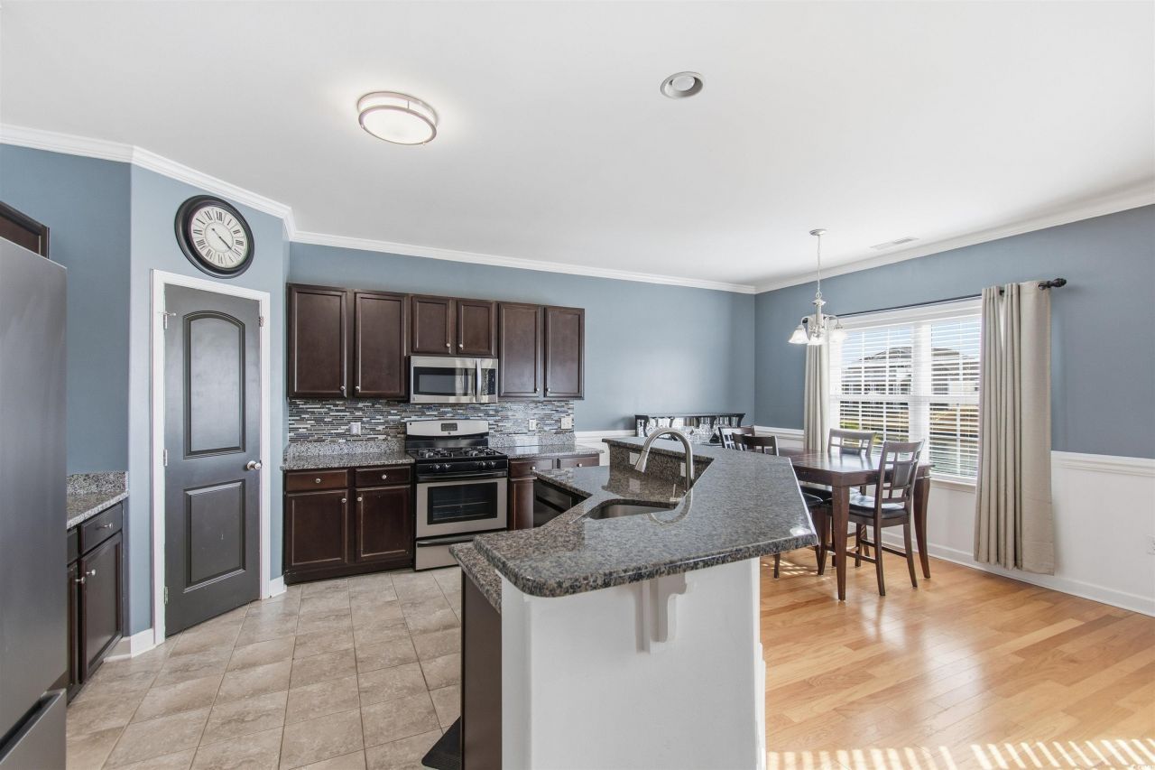 1635 Sapphire Dr. Photo 8