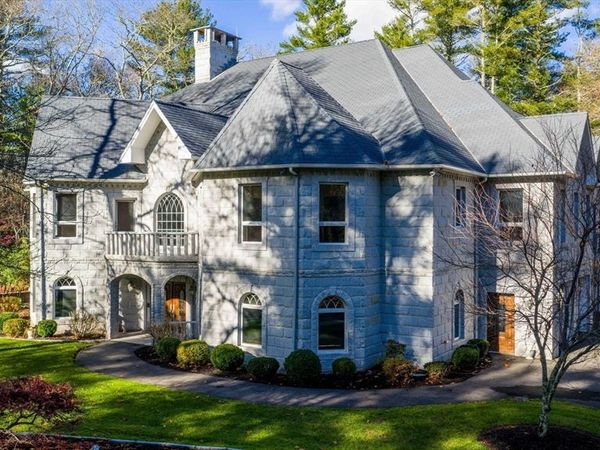 219 Chase Rd., Dartmouth, MA 02747