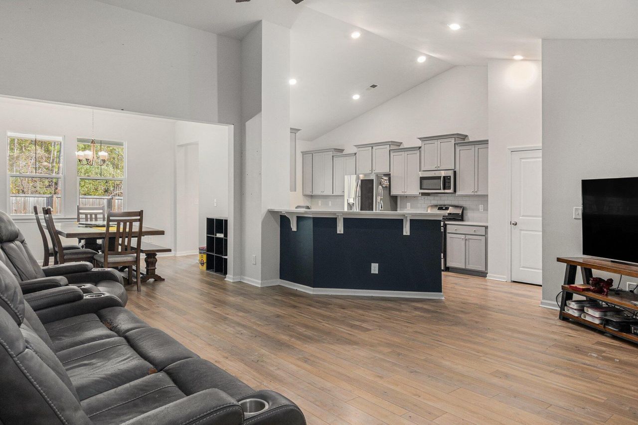 511 Squire Pope Road Photo 8