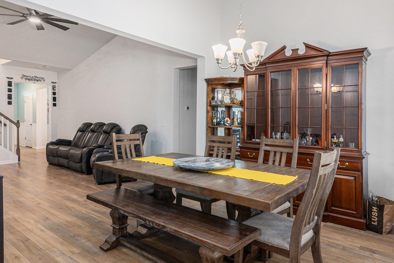 511 Squire Pope Road Photo 9