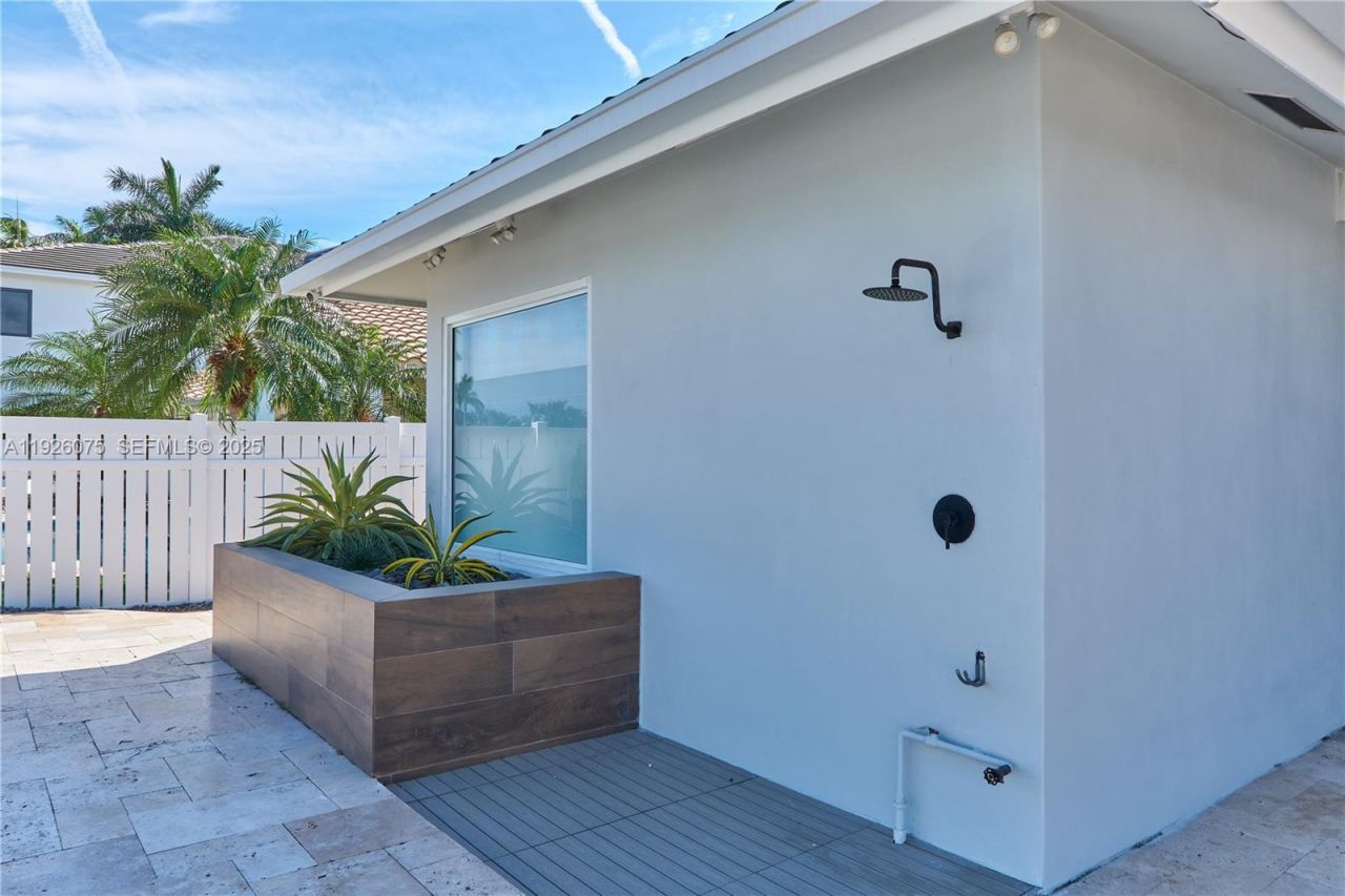 1601 SE 11th St, Fort Lauderdale, FL 33316 Photo