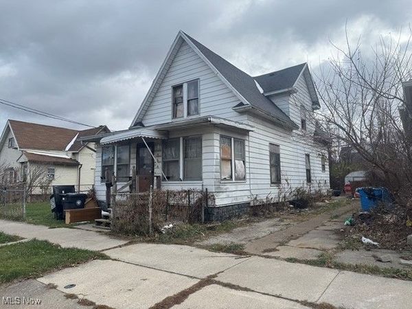 1964 Chase Street, Toledo, OH 43611