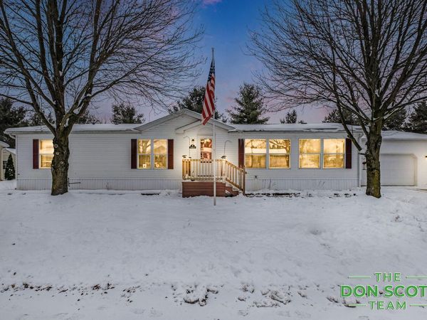 13633 Iris Lane, Cedar Springs, MI 49319