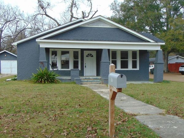 805 Lee Avenue, Crystal Springs, MS 39059