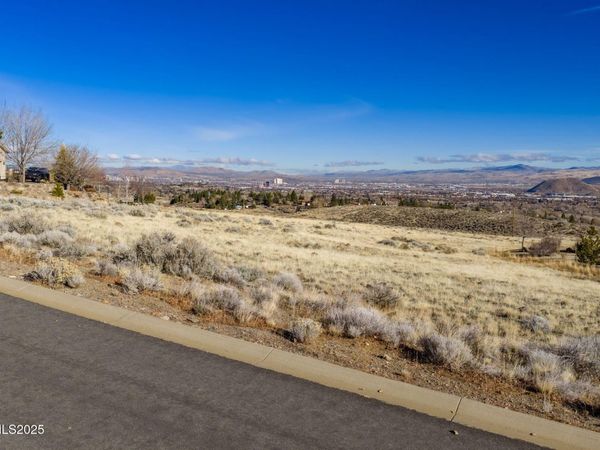 390 Questa Court, Reno, NV 89511