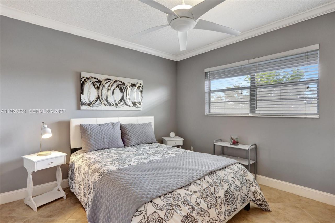 4806 NW 36th St, Unit 605, Lauderdale Lakes, FL 33319 Photo