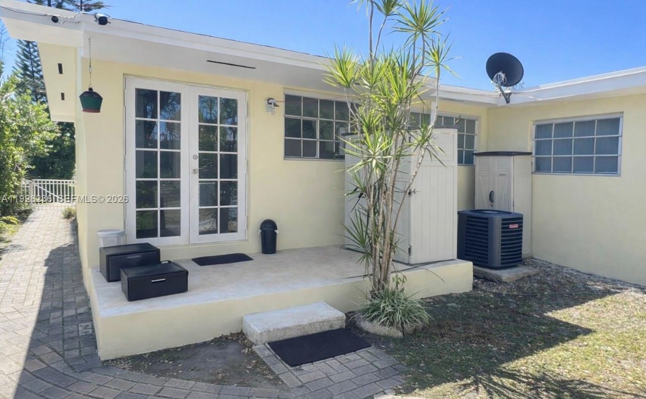 2275 SW 15th St, Miami, FL 33145 Photo