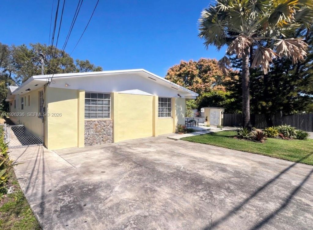 2275 SW 15th St, Miami, FL 33145 Photo