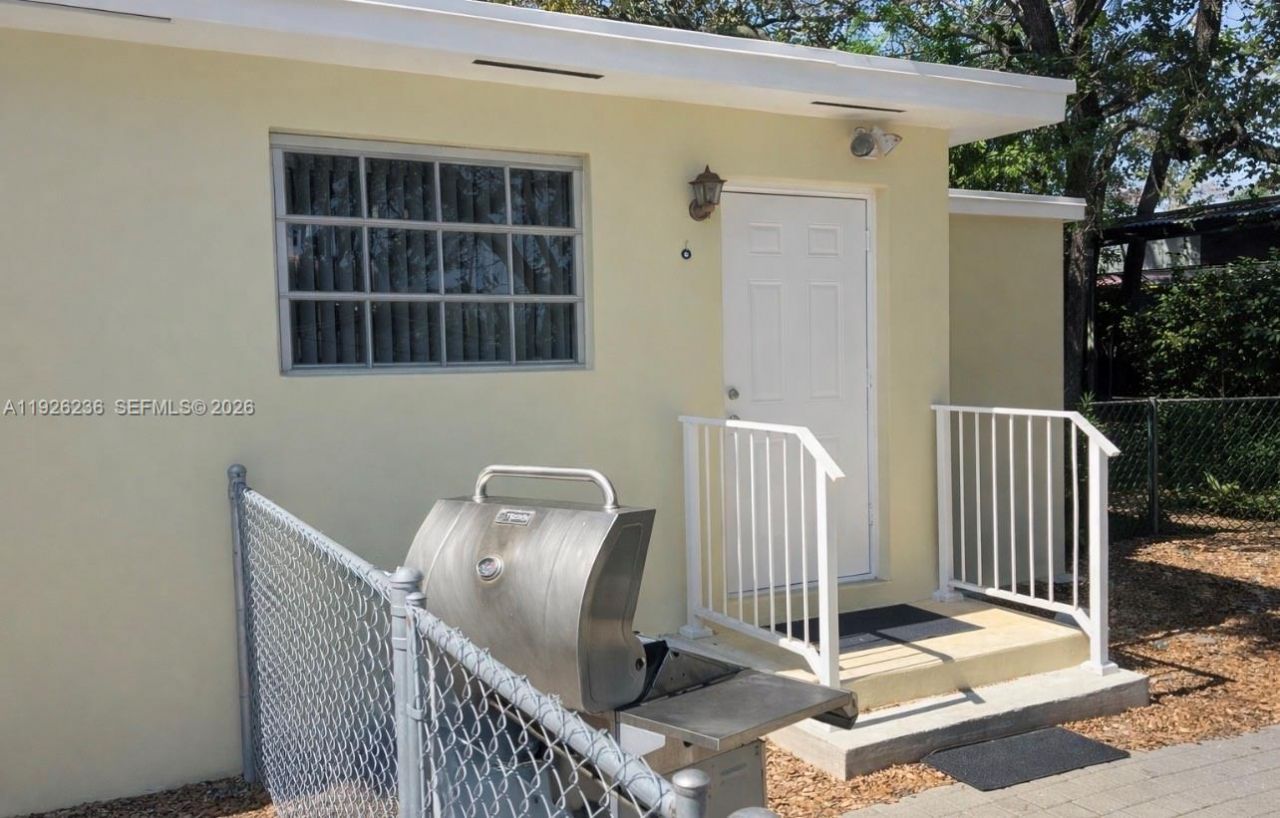 2275 SW 15th St, Miami, FL 33145 Photo