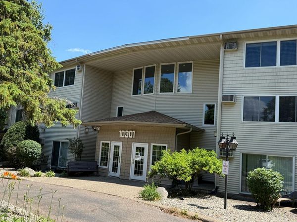 10301 Cedar Lake Road, Unit 102, Hopkins, MN 55305