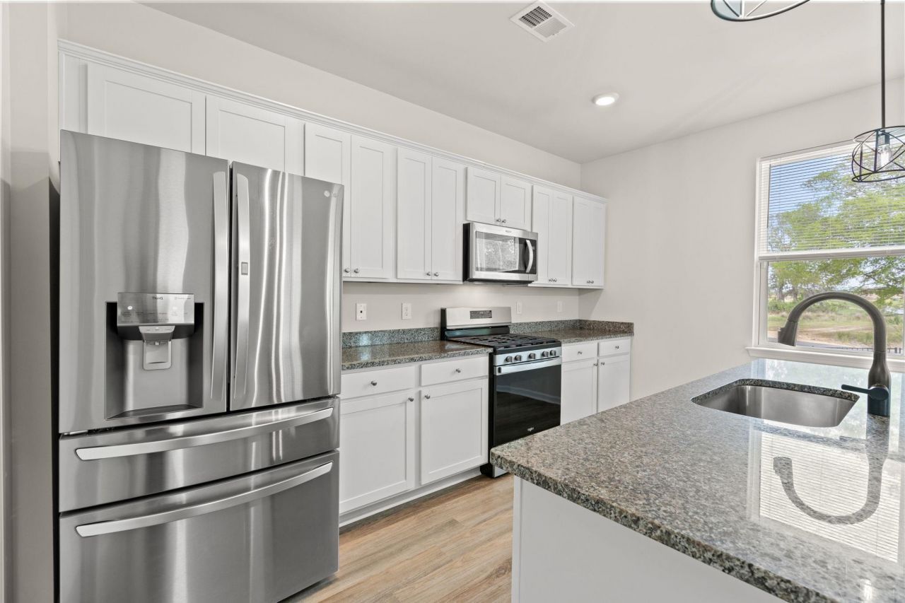 331 Picnic Basket Pl. Photo 10