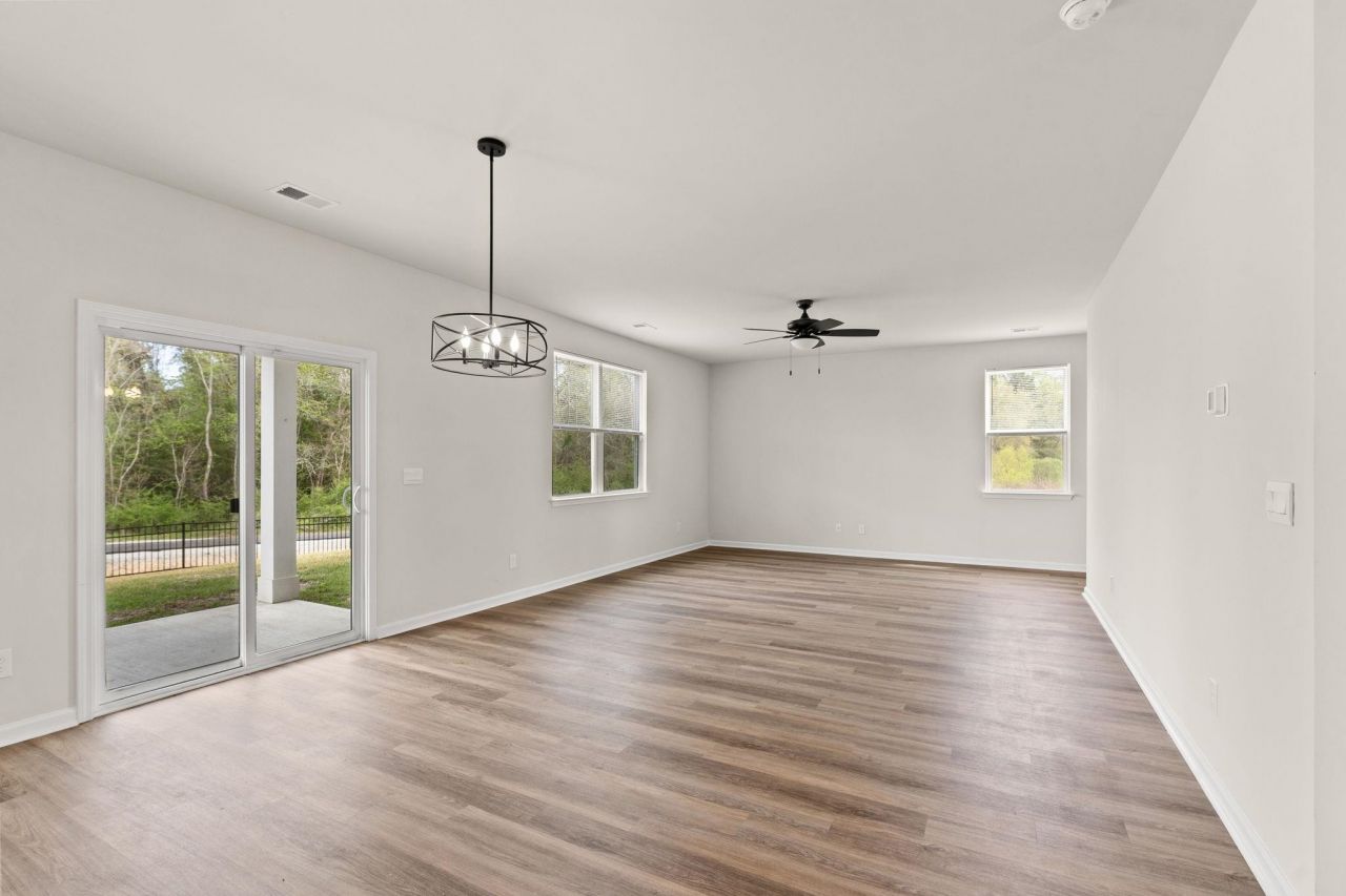 331 Picnic Basket Pl. Photo 7