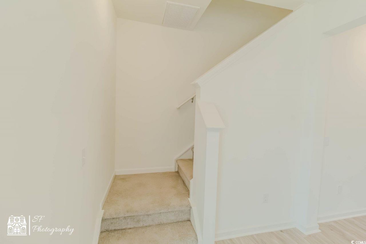 143 Crescent Way Photo 15