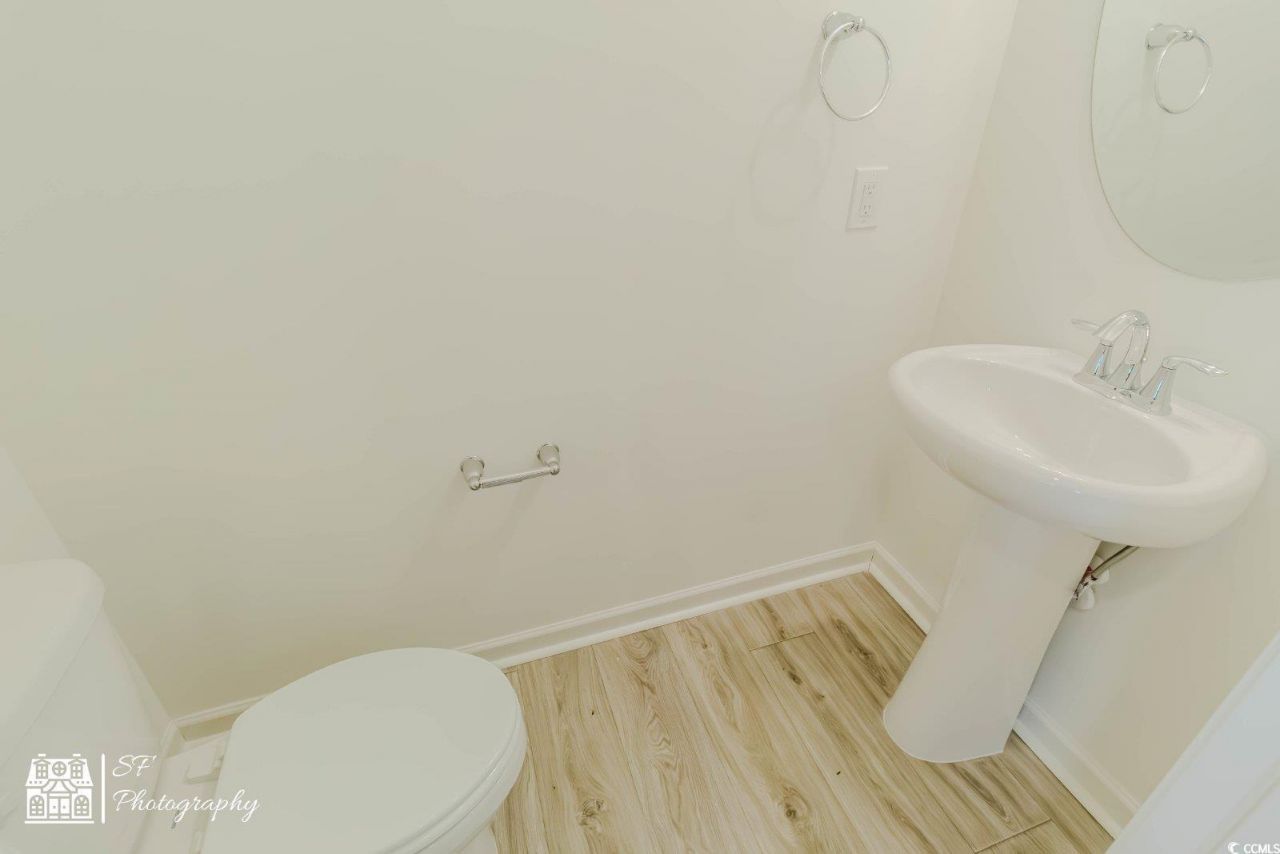 143 Crescent Way Photo 16