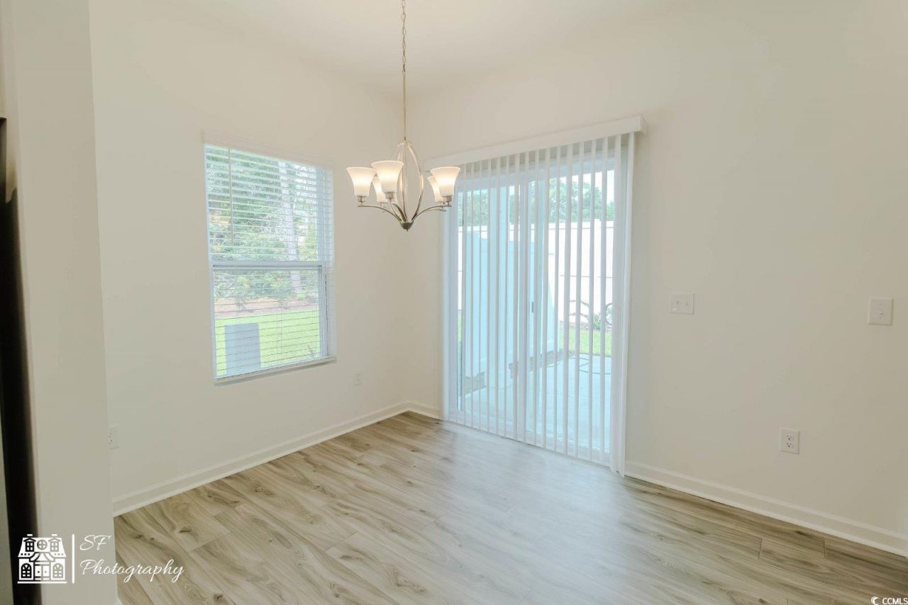 143 Crescent Way Photo 17