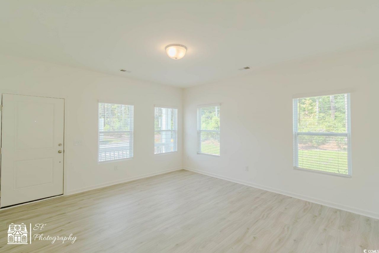 143 Crescent Way Photo 21