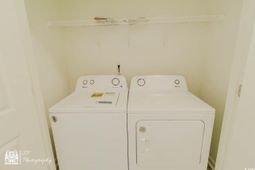 143 Crescent Way photo 4