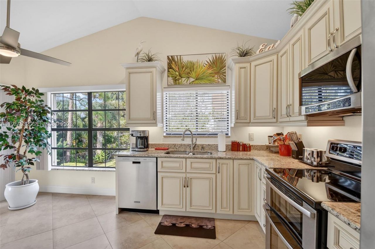 3259 Perimeter Dr, Unit 3259, Greenacres, FL 33467 Photo