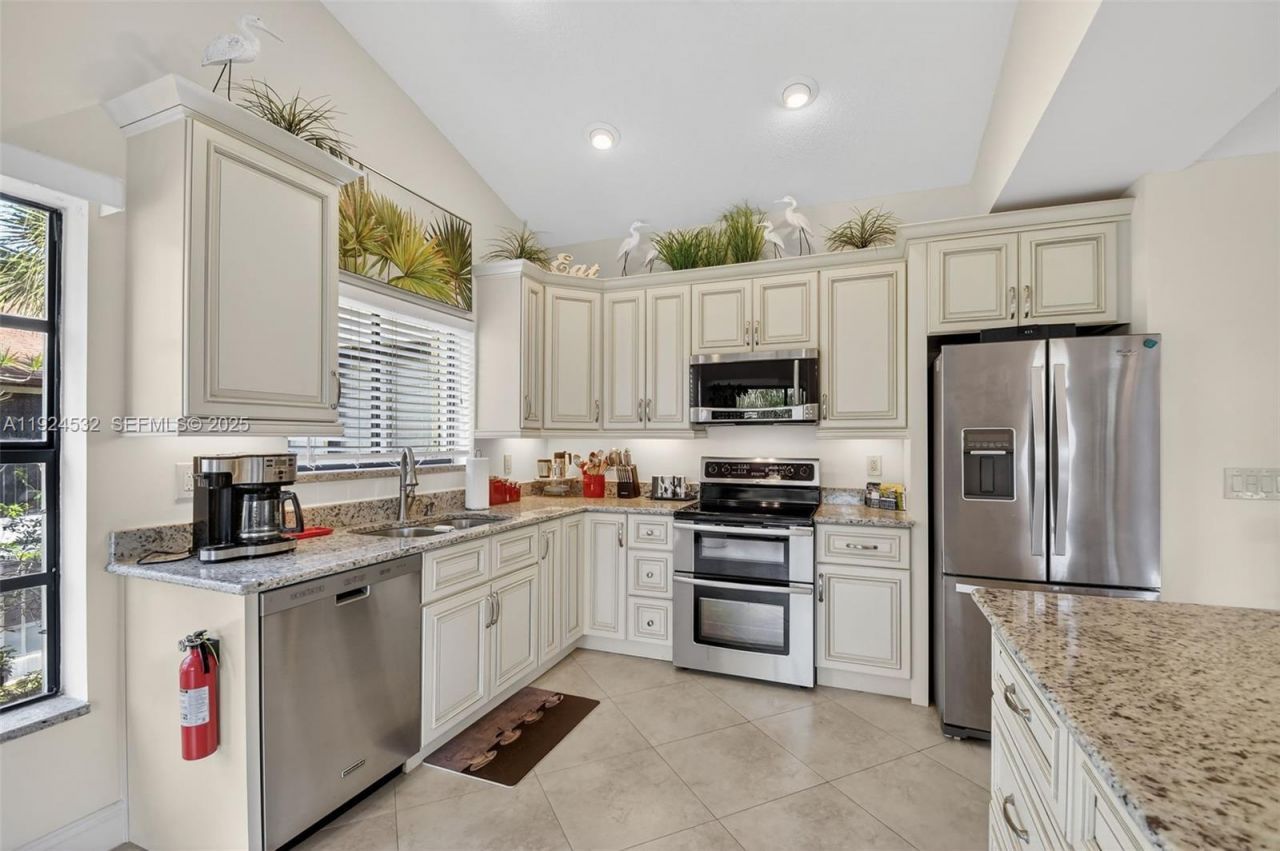 3259 Perimeter Dr, Unit 3259, Greenacres, FL 33467 Photo