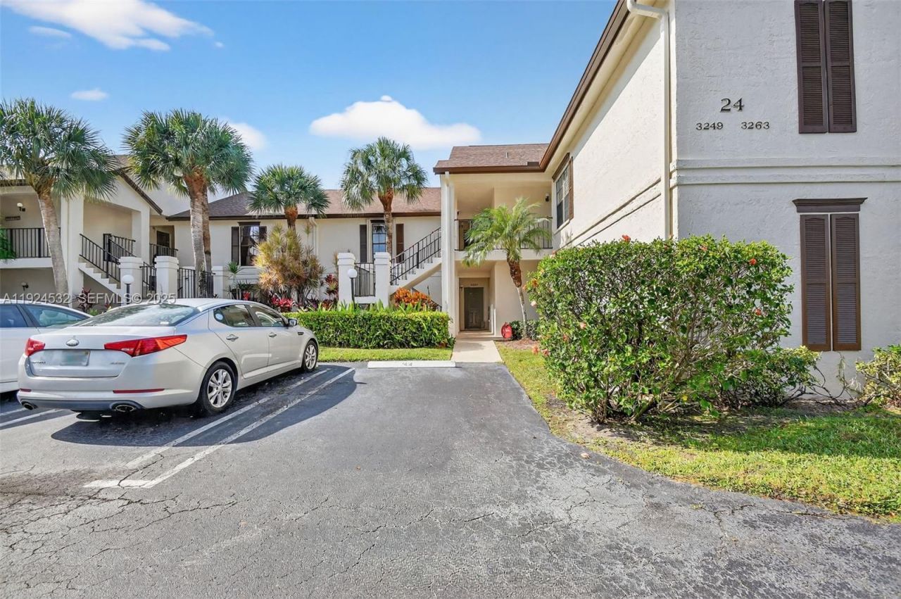 3259 Perimeter Dr, Unit 3259, Greenacres, FL 33467 Photo