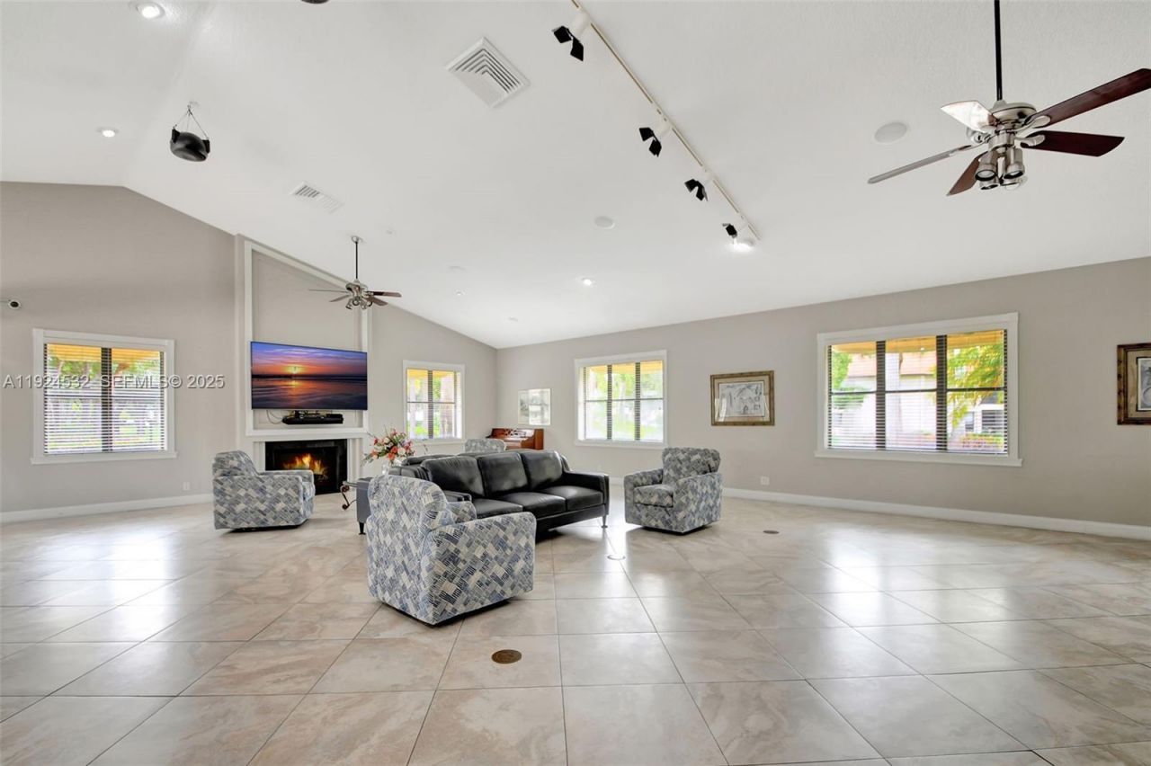 3259 Perimeter Dr, Unit 3259, Greenacres, FL 33467 Photo