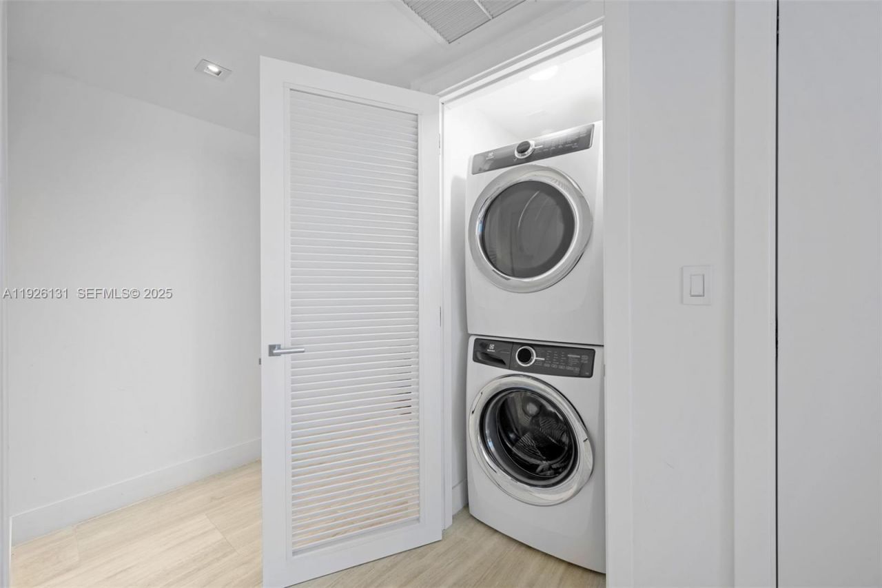 1451 Brickell Ave, Unit 1106, Miami, FL 33131 Photo