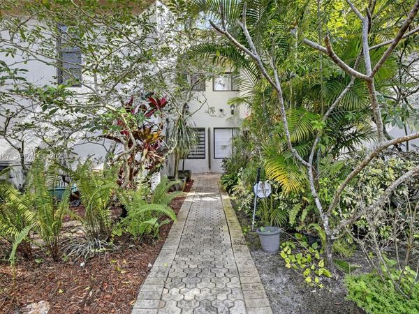 9703 N New River Canal Rd, Unit 103, Plantation, FL 33324