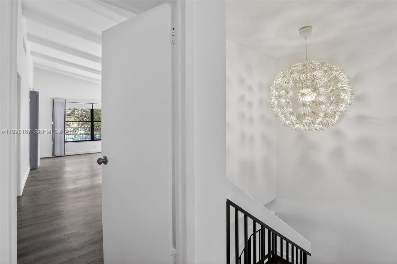 9703 N New River Canal Rd, Unit 103, Plantation, FL 33324 Photo