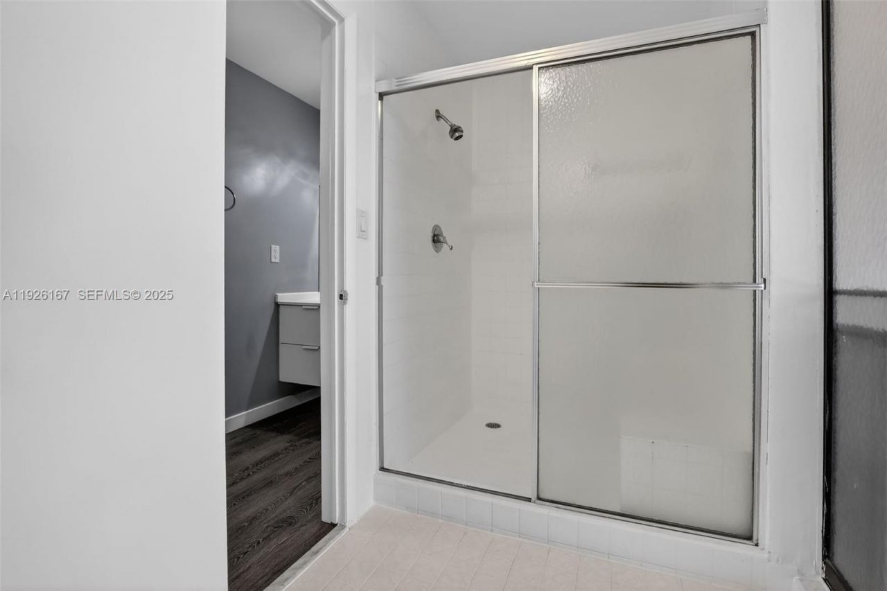 9703 N New River Canal Rd, Unit 103, Plantation, FL 33324 Photo