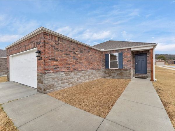 5528 Steamboat Avenue, Springdale, AR 72764