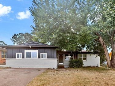 4208 Huckleberry Circle, Dallas, TX 75216