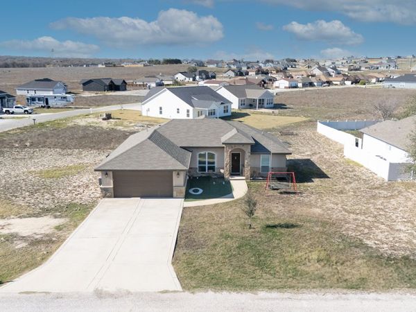 103 Muirfield, La Vernia, TX 78121