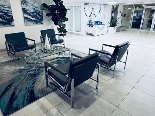 401 Golden Isles Dr, Unit 512, Hallandale Beach, FL 33009